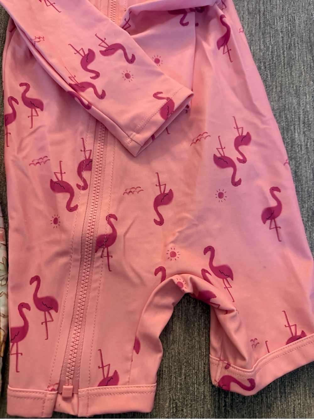 Bundle Swimsuit - Picture 4 of 6